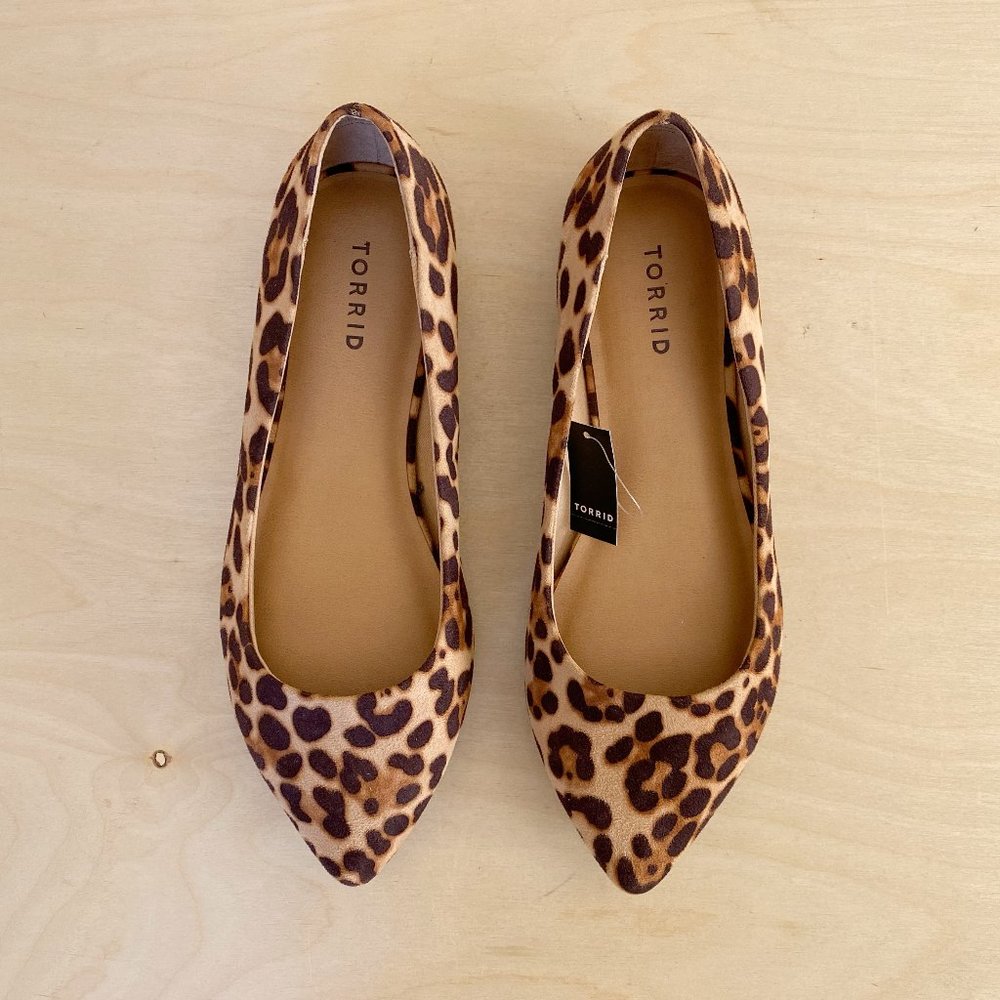 NWT Torrid Leopard Print Faux Suede Pointed Toe Flats